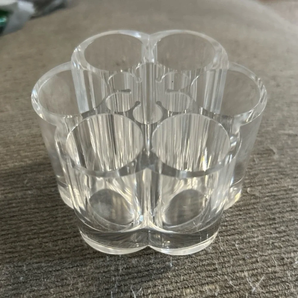 Clear Flower-Shaped lipstick and lipliners organizer